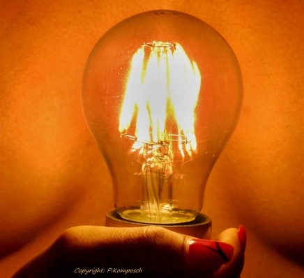 Warmes Licht im Sinne des Farbtons - mit minimaler Energie (6W)